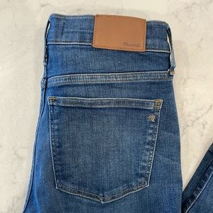 Madewell Tall 8” Skinny Jeans in Ames Wash H2290